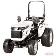   Startrac 26 új kompakt traktor, hidrosztatikus váltóval, gyepkímélő gumizással